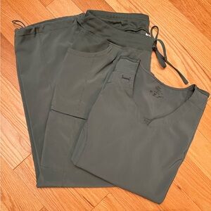 Cherokee Infinity XL scrub set